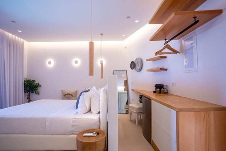 Electrician Mykonos | Ηλεκτρολόγος Μύκονος | Βλάβες & Εγκαταστάσεις | Bombaj Electric